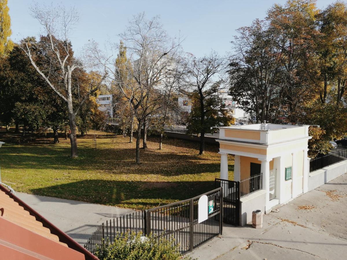 Apartman Pri Parku Sered' Экстерьер фото